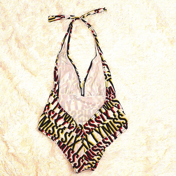 Designer bathsuit - Picture 3 of 4